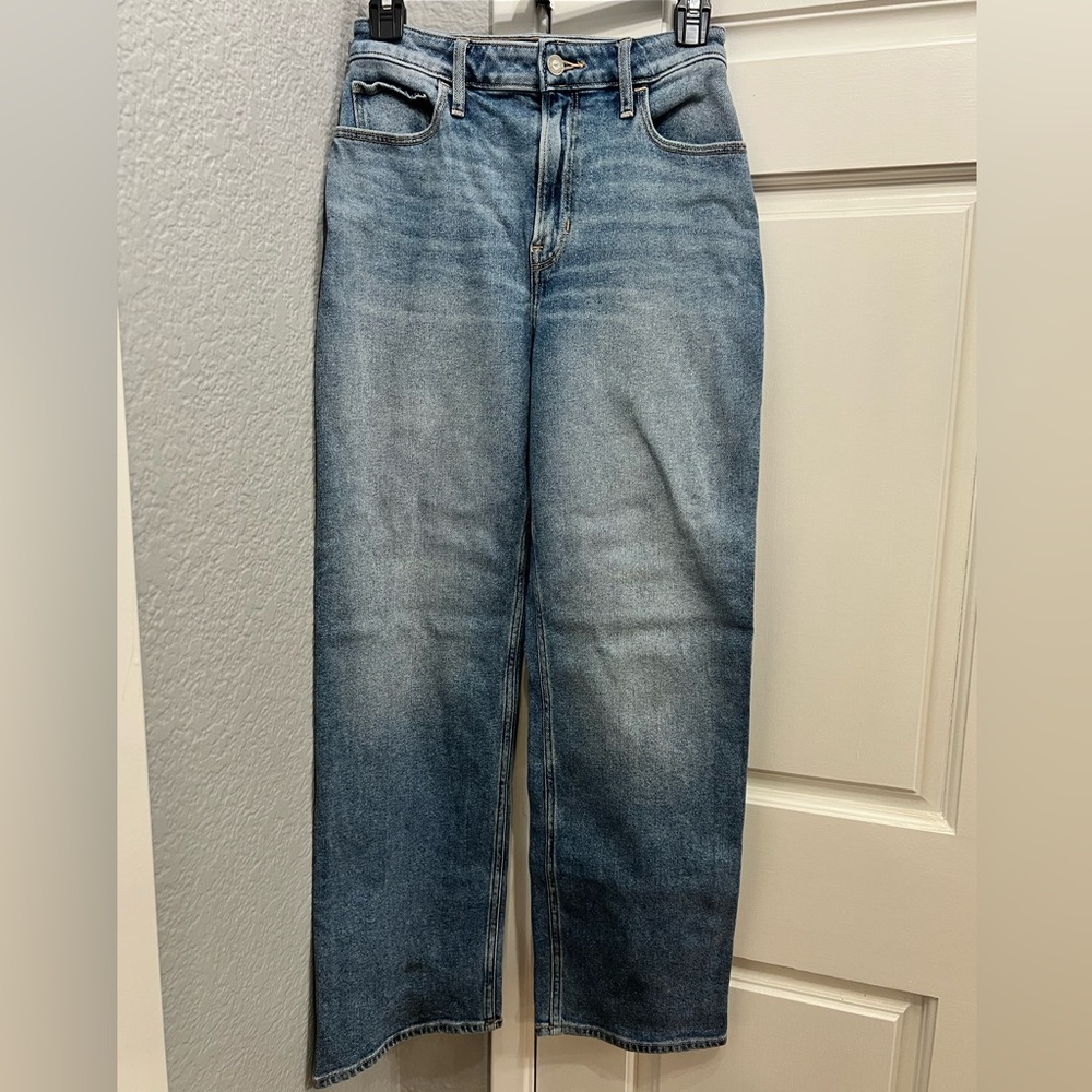 Hollister Women's Ultra High-Rise Dad Jean
